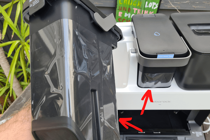 You can see how the components of the Roborock S7 Pro Ultra package are wrapped in plastic.